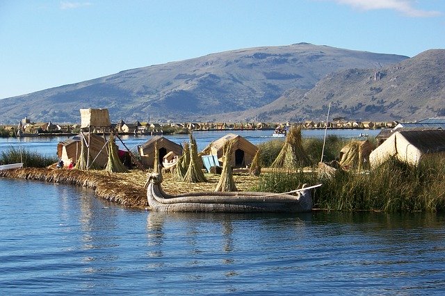 Lac Titicaca & ses îles flottantes & Ile Amantani