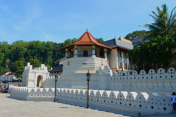 buddha-tooth-temple.jpg