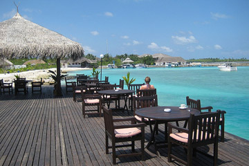 dhonveli-island-maldives2.jpg