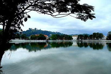 kandy_lac.jpg