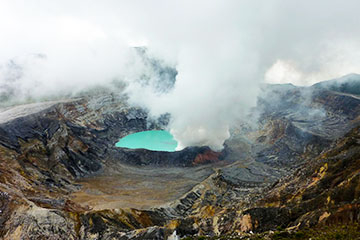 volcan-poas-costa-rica-1.jpg